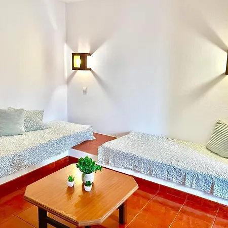 T1, Da Oura Apartment *